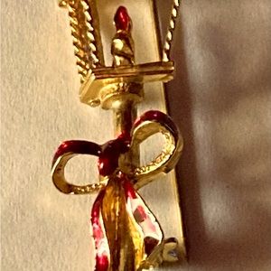 Lamppost Brooch